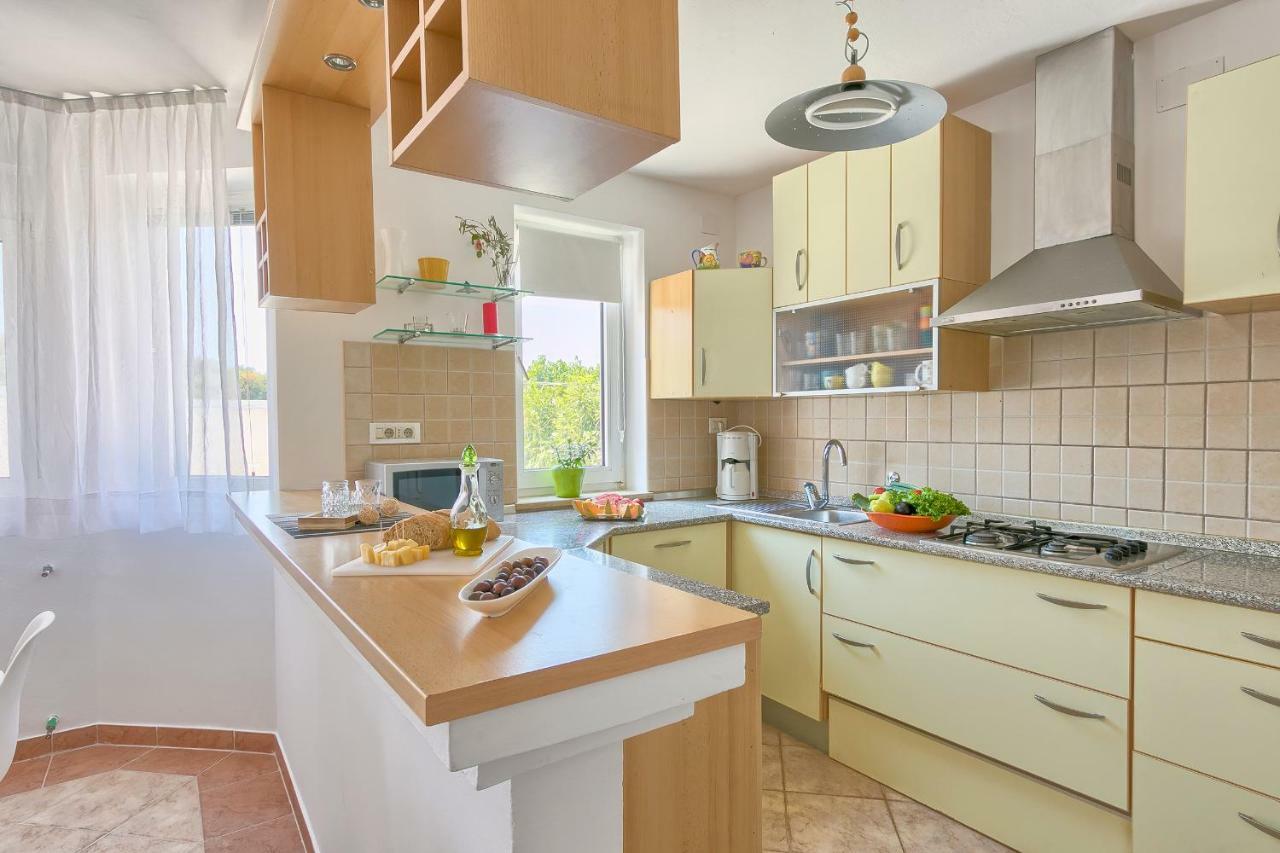 Holiday Home Nikol プーラ エクステリア 写真