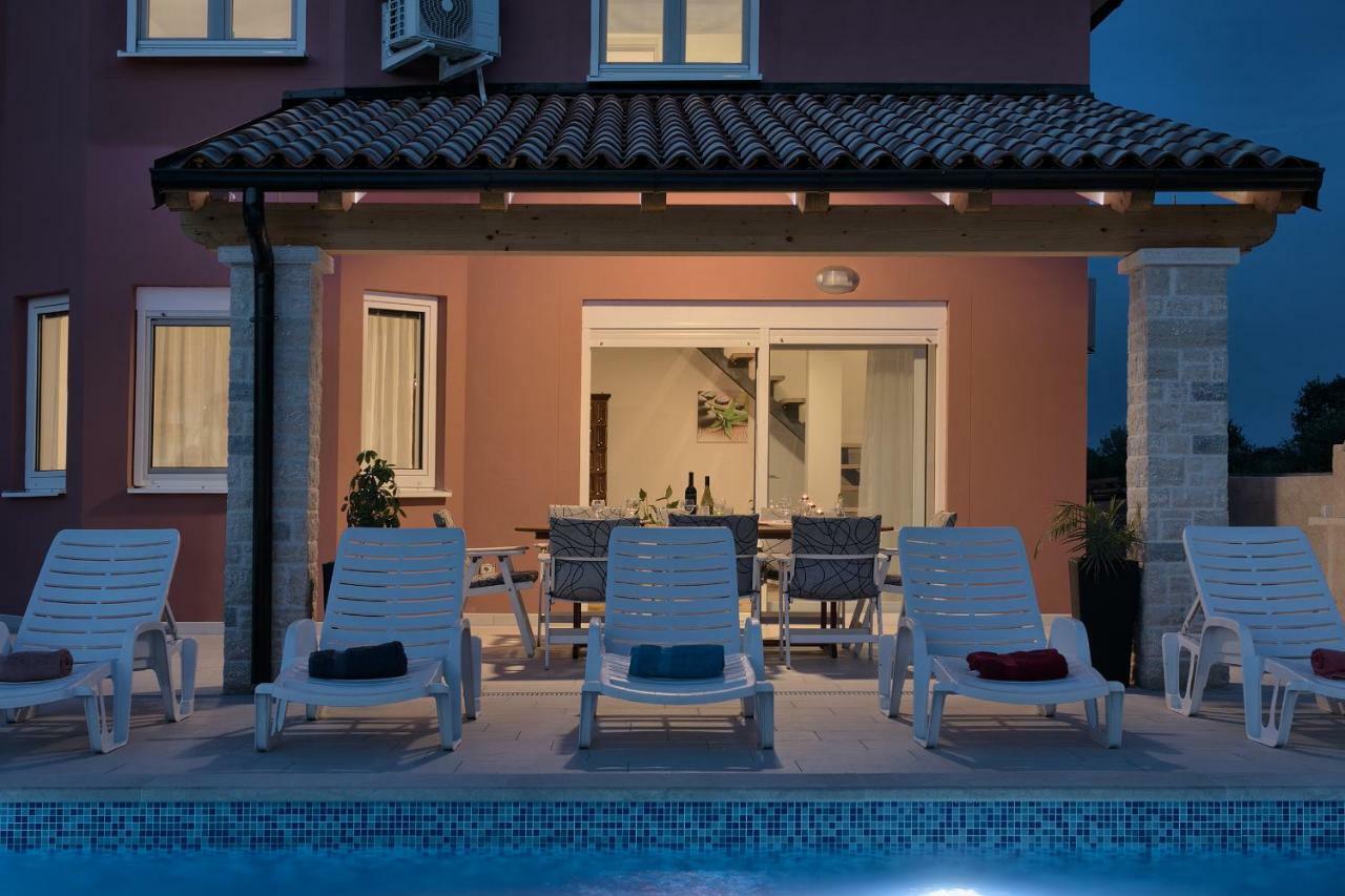 Holiday Home Nikol プーラ エクステリア 写真