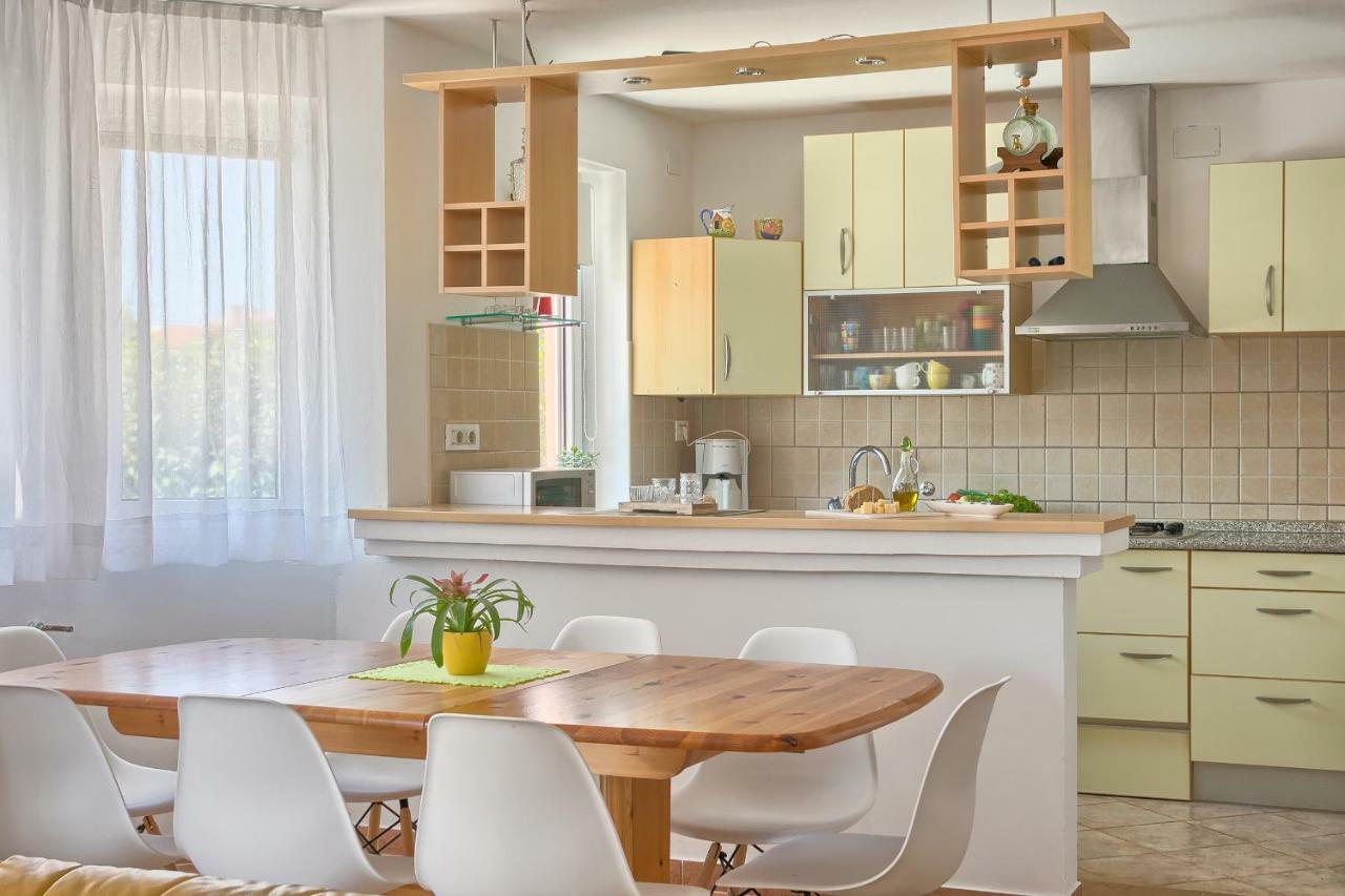 Holiday Home Nikol プーラ エクステリア 写真