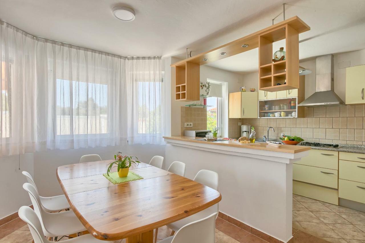 Holiday Home Nikol プーラ エクステリア 写真